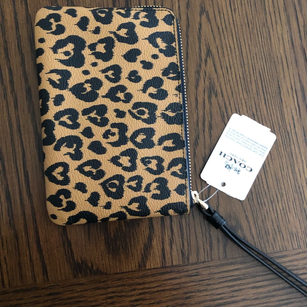 Coach Wristlet NEW WITH TAGS - Picture 4 of 4